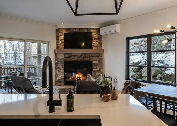 Charming Cozy Getaway - Plateau 228-3